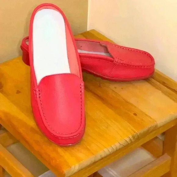 Wei Deng Shoes - Wei Deng Fuchsia/Red Leather Mule Loafer | Stitch Accent | Size 9.5